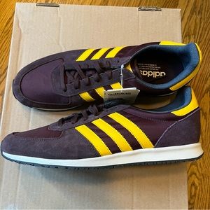 classic Adidas running shoe [ 9.5, brand new ]
